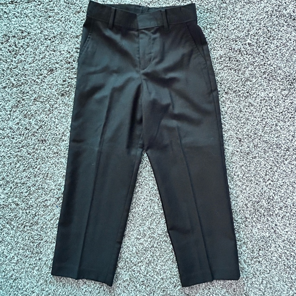 Black dress slacks
Sizer: 6 Regular